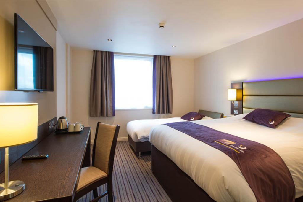 Premier Inn London Croydon West - Purley A23 Room photo