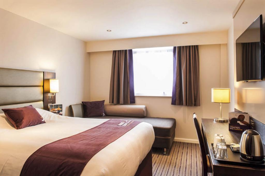 Premier Inn London Croydon West - Purley A23 Room photo