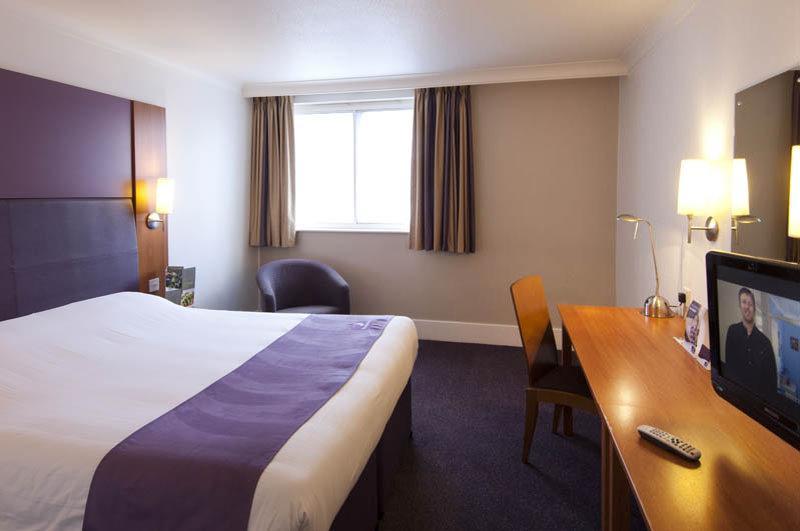 Premier Inn London Croydon West - Purley A23 Exterior photo